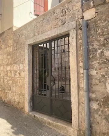 Mavi Apartment Vis