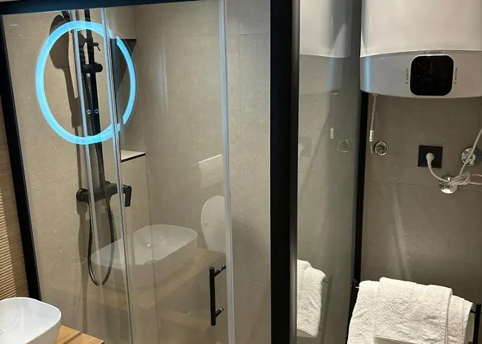 Mavi Apartman Vis